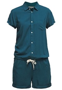 Combinaison courte à manches courtes de couleur sarcelle en tissu doux, avec un devant à boutons, un col, une poche poitrine et une taille élastique avec un cordon de serrage.