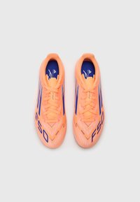 adidas Performance F50 LEAGUE UNISEX - Voetbalschoenen voor harde ondergrond - beam orange/lucid blue/white