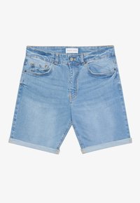 Světle modré denim šortky se mírně opotřebovanou texturou, s předními kapsami, přehnutým lemem a zapínáním na knoflík v pase.