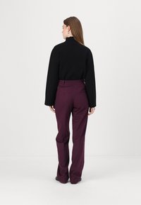 HUGO HULANA - Chinos - medium purple