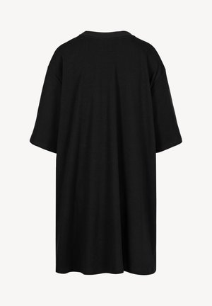 Czarna, oversize sukienka T-shirt z krótkim rękawem i okrągłym dekoltem, przedstawiona na płasko od tyłu na białym tle.