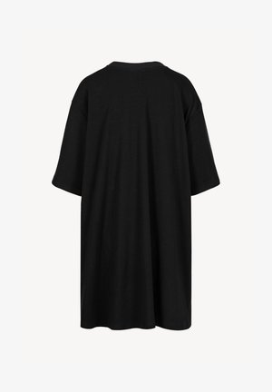 Zwart oversized T-shirtjurk met korte mouwen en ronde hals, plat uitgestald vanaf de achterkant op een witte achtergrond.