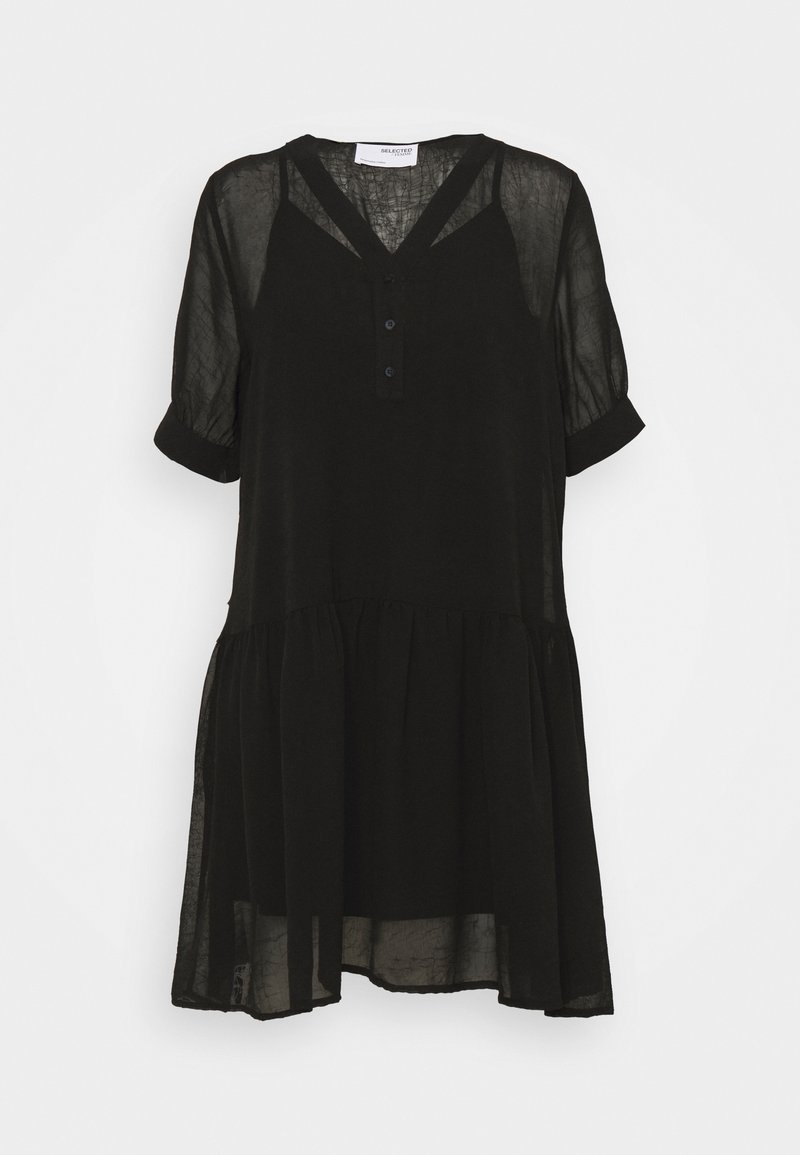 Svart klänning i lätt tyg med korta genomskinliga ärmar, knäppning framtill och en utsvängd nederdel med lagerdesign.