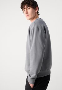 HUGO DAPOCREW - Mikina - open grey