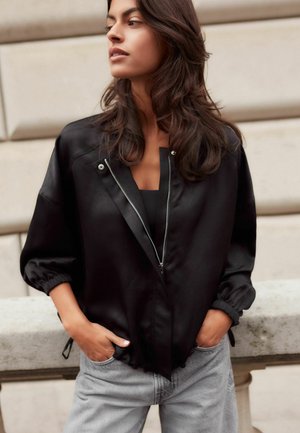 REGULAR FIT - Leichte Jacke - black