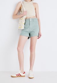 Levi's® Farkkushortsit - light green