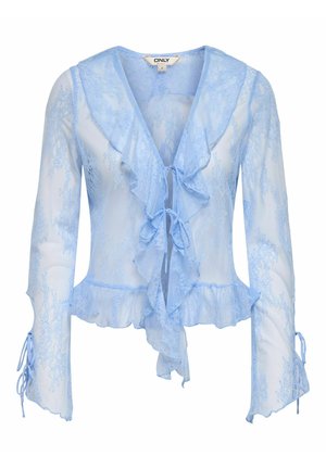 Jasnoniebieska przezroczysta koronkowa bluzka z długimi rękawami, falbaniastym kołnierzykiem, wiązaniem z przodu oraz falbanami na dole i mankietach.