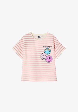 Weißes T-Shirt mit kurzen Ärmeln, rosa horizontalen Streifen und drei bunten Smileys, von denen einer mit Blumen verziert ist, auf der linken Vorderseite.