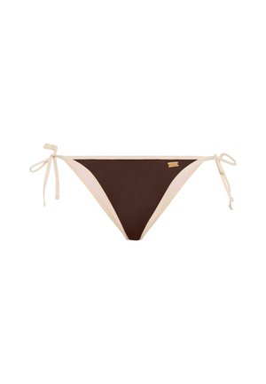 Bas de bikini marron avec un bord crème et des liens de chaque côté, présentant un design épuré et minimaliste avec une texture lisse.