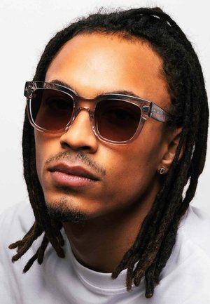 Messy Weekend LIV GROSSE ECKIGE  - Sunglasses - rosé   brown