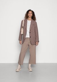 Marc O'Polo DENIM RAGLAN LONGSLEEVE SLITS AT SIDESEAM - Camisola - pistachio shell