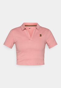 NIKECOURT HERITAGE CROP TOP - Polokošeľa - red stardust