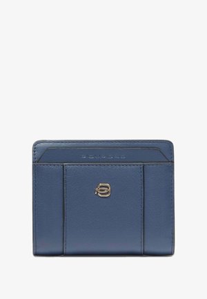 Blauer Lederkartenhalter mit einer Vorderfach, genähten Kanten und einem kleinen goldenen Metall-Logoemblem in der Mitte.