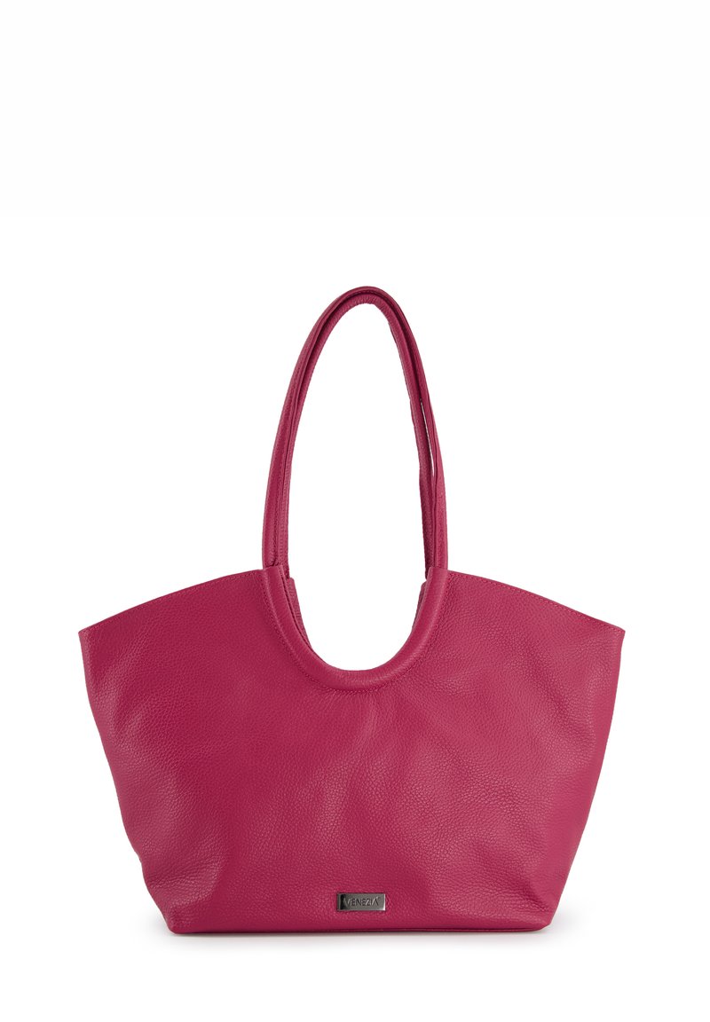 Sac fourre-tout en cuir rose avec un haut arrondi, de longues poignées et une surface texturée, avec un petit accent logo en métal à l'avant.