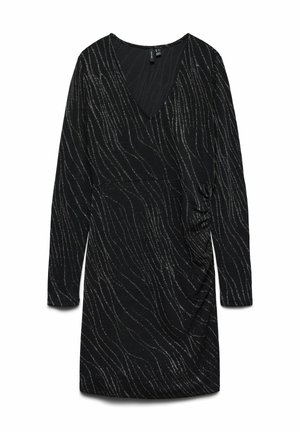Črna dolga obleka z dolgimi rokavi in globokim V-izrezom, ki ima kovinske srebrne valovite vzorce ter zbrane detajle na strani za prilegajočo se silhueto.