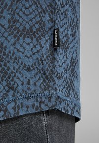 Jack & Jones PREMIUM T-shirt med print - dark-blue denim