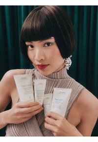 Aveda HAND RELIEF™ & FOOT RELIEF™ ESSENTIALS - Set pour le bain et le corps