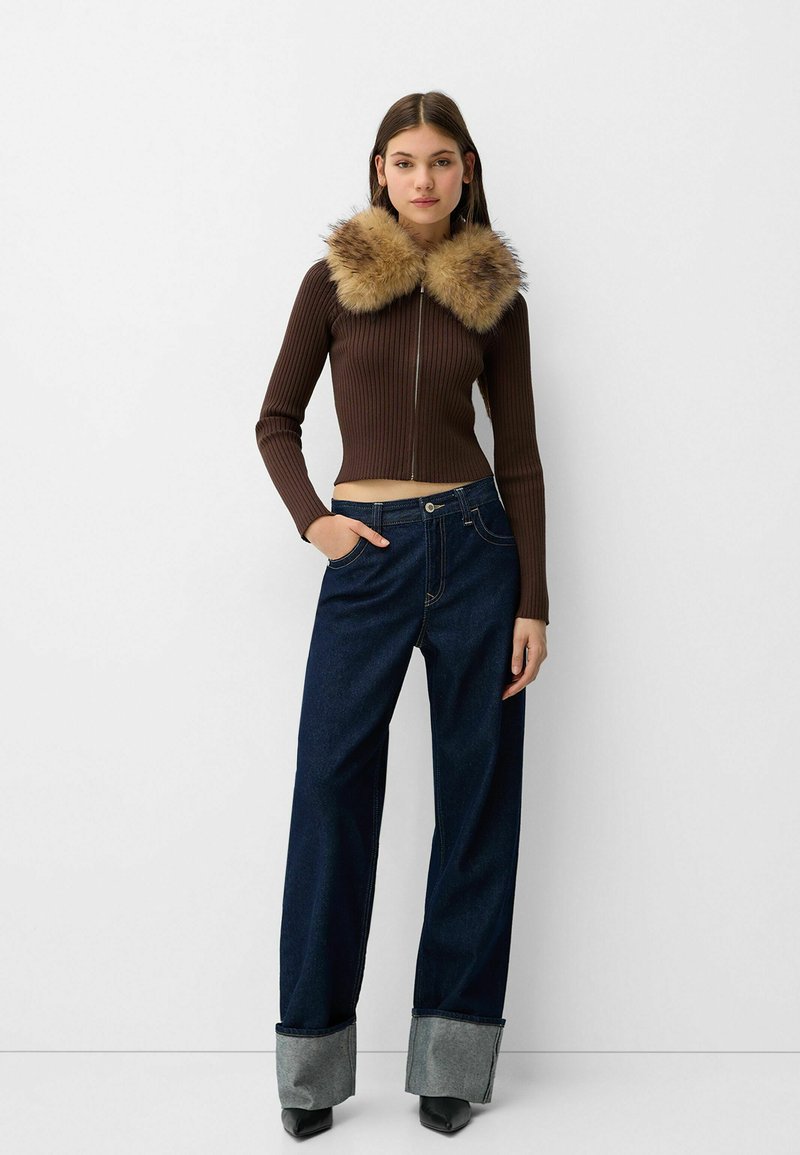 Bershka Vest donkerbruin