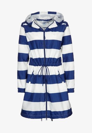 Veste de pluie à rayures bleu marine et blanches avec capuche, taille cintrée, fermeture éclair à l'avant et deux poches latérales. Fabriquée en matériau imperméable.