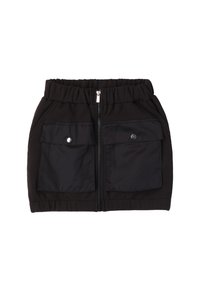 Gonna nera con cintura elastica, caratterizzata da una zip frontale e due grandi tasche anteriori con chiusura a scatto. Realizzata in un materiale liscio ed elastico.