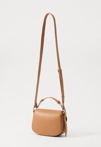 Hellbraune Leder-Crossbody-Tasche mit strukturierter Form, verstellbarem Schultergurt und einem Frontklappenverschluss. Glatte Textur mit dezenten Steppdetails.