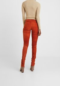 YAS Tall Skinnbyxor - orange