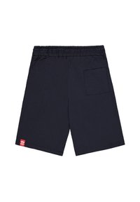Sorte elastiske talje-shorts med en baglomme til højre og en lille rød mærke-tag på venstre ben nederst.