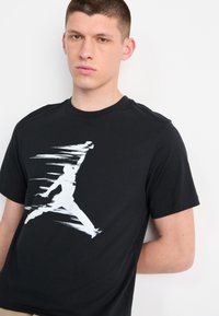 Jordan CREW - Apdrukāts T-krekls - black/sail