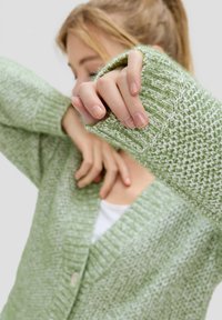 s.Oliver Strickjacke - grün