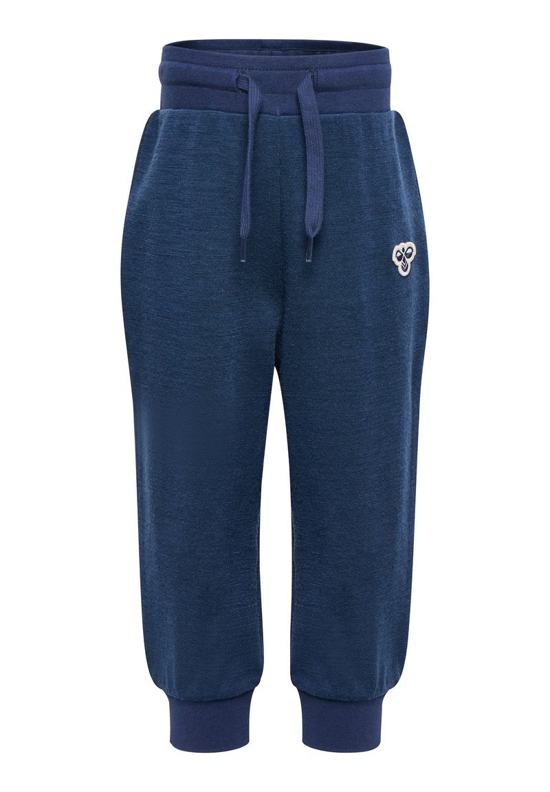 Marinblåa barnjoggingbyxor med elastiskt midjeband, dragsko, uppvikta ankleder och en liten broderad vit bi-logotyp på höger lår.