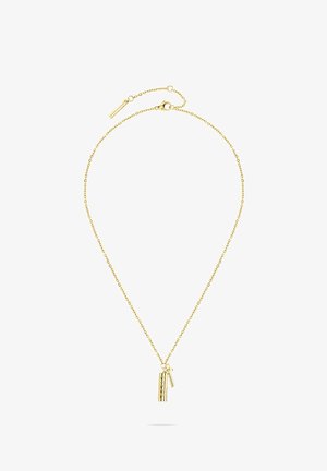 Goldkette mit einer feinen Kette, ausgestattet mit einem strukturierten zylindrischen Anhänger und einem kleinen Etikett. Verstellbarer Verschluss auf der Rückseite.