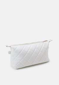 Valentino Bags ADA - Higienos reikmenų kosmetinė - bianco