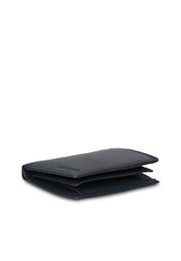 Portafoglio in pelle color blu navy con una texture liscia, design compatto e struttura pieghevole. Presenta cuciture visibili e un marchio discreto sul davanti.