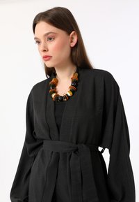 Modanisa BENIN czarny