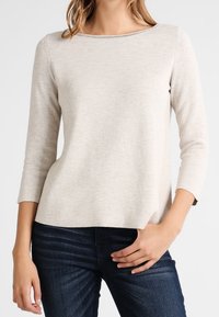 comma Sweter