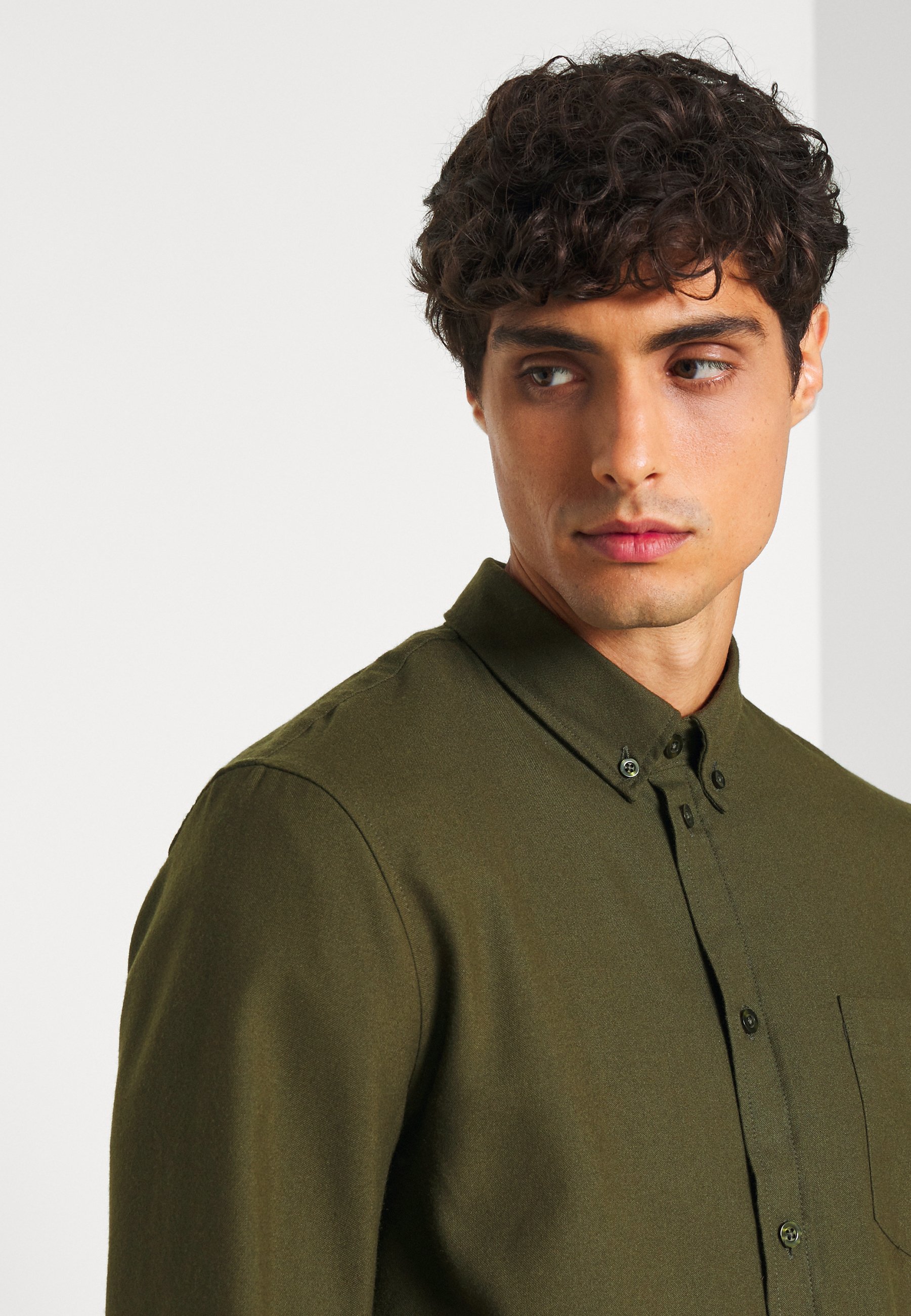 Pier One Skjorte olive Zalando.no Pier One Skjorte olive Zalando.no