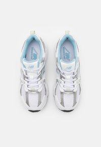 New Balance 530 UNISEX - Zapatillas - white