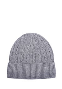 Beanie grigio lavorato a maglia con motivo a trecce, caratterizzato da un bordo a coste. Realizzato in un morbido misto lana, dalla forma superiore arrotondata.