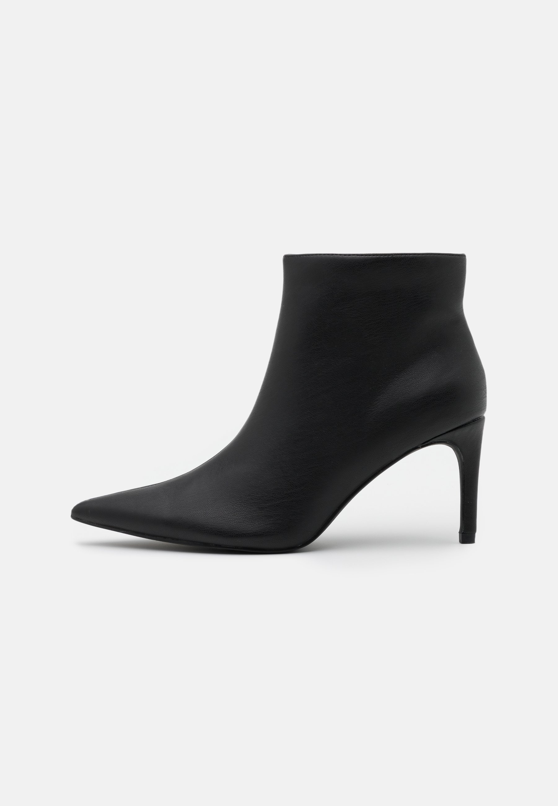 pointed studded boots