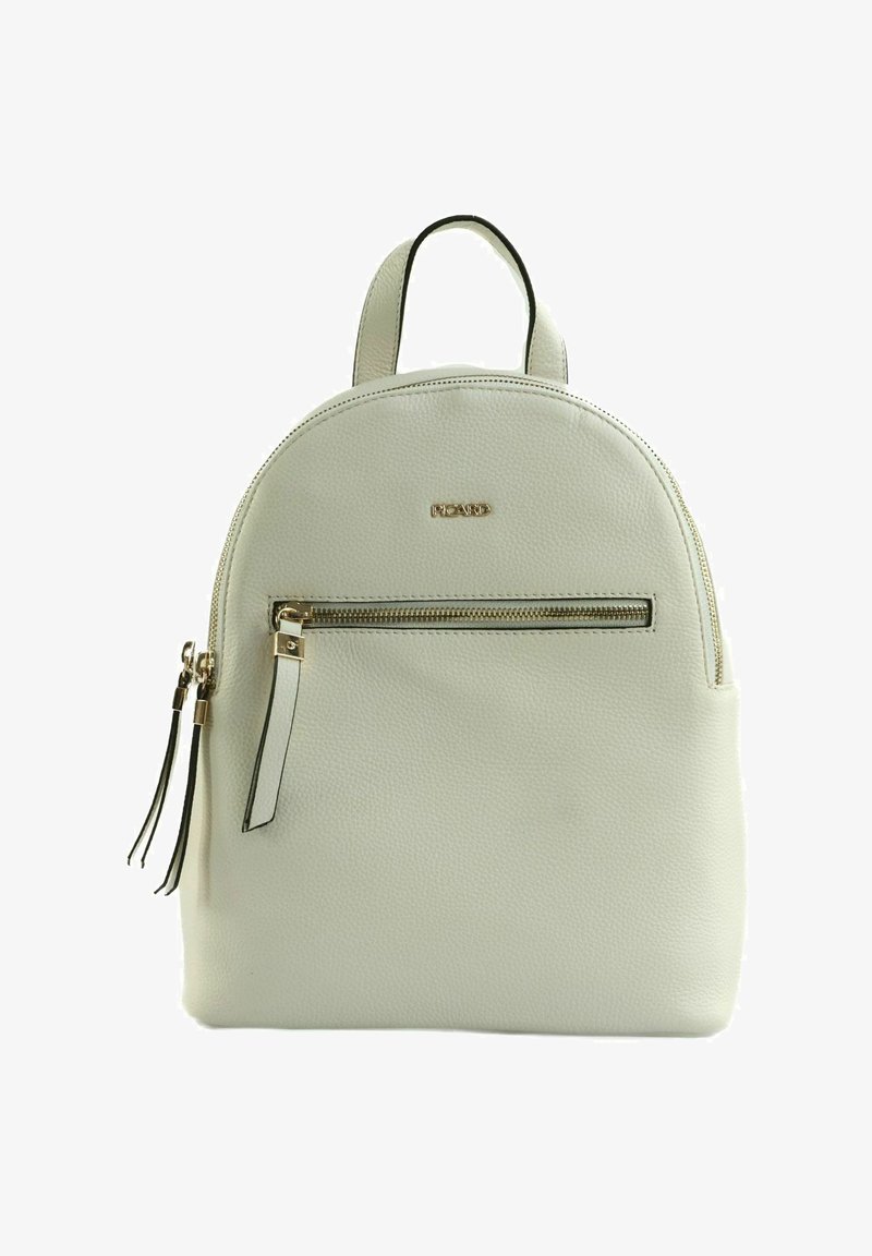 Mochila de cuero blanco con bolsillo con cremallera dorada, tiradores de cuero a juego y asa superior.