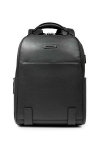 Zwarte leren rugzak met een gladde textuur, rechthoekige vorm, bovenhandvat, verstelbare bandjes en een minimalistisch ontwerp. Inclusief zijvakken.