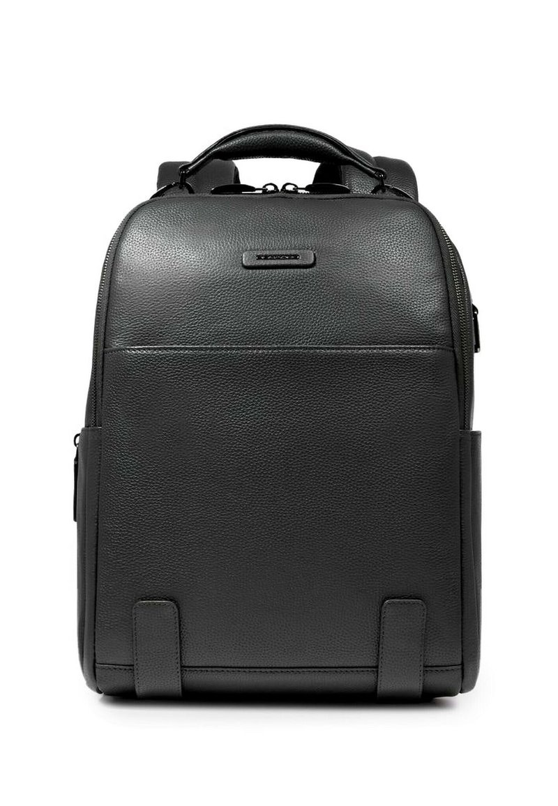 Zwarte leren rugzak met een gladde textuur, rechthoekige vorm, bovenhandvat, verstelbare bandjes en een minimalistisch ontwerp. Inclusief zijvakken.