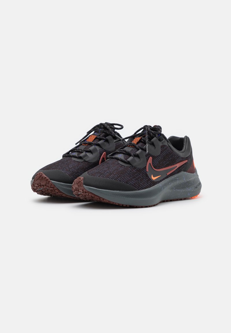 nike performance zoom winflo 8 shield