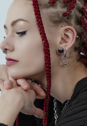 Wildcat, LITTLE BALL CLOSURE HOOPS - Earrings - silver-coloured