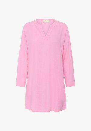 Rosa Langarm-Tunika mit V-Ausschnitt und dezentem Logo-Detail am Saum. Hergestellt aus leichtem, weichem Stoff.