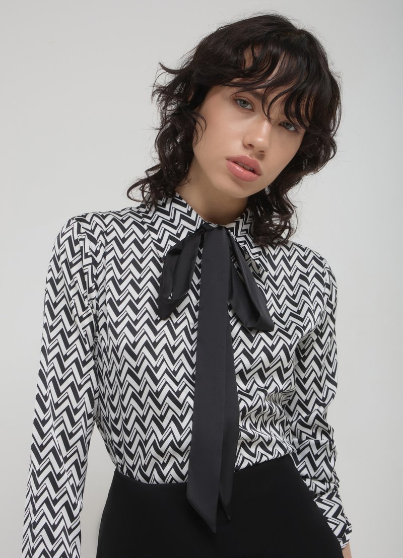 Calliope FANTAISIE  - Button-down blouse - une variante