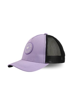 Fioletowa czapka baseballowa z wygiętym daszkiem, czarnym siateczkowym tyłem i okrągłą naszywką z przodu z napisem "Surf Club 4F Ultimate Waves."