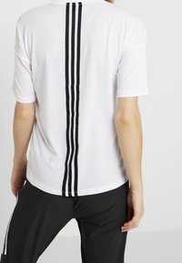 adidas Performance Triko s potiskem - white