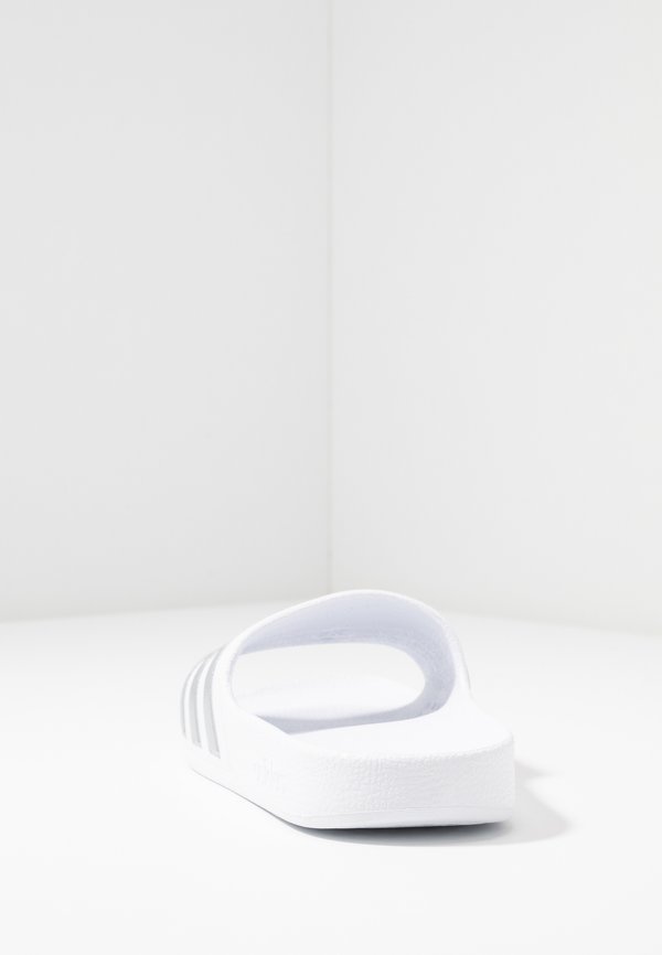 ADILETTE AQUA KIDS – Badesandale