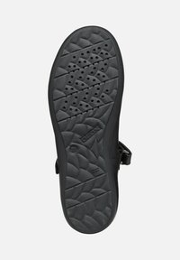 Sole di sandalo Geox nera con motivo di presa testurizzato, fori di drenaggio e logo in rilievo. Presenta un bordo leggermente rialzato e un design ergonomico.